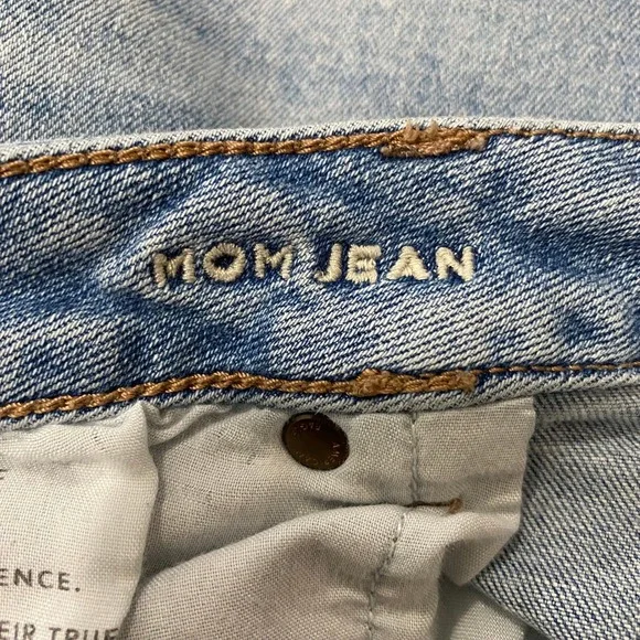 American Eagle Mom Jeans High Waisted Light Wash Denim Comfort Stretch 18 - Picture 4 of 6